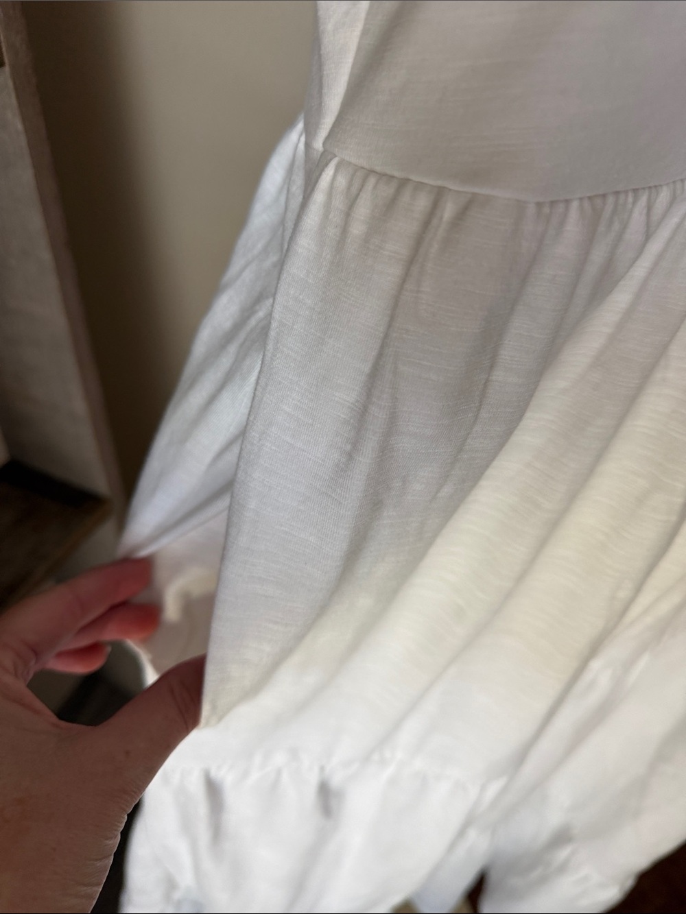 โจNWT Old Navy spaghetti strap tiered midi dress in white - Picture 5 of 8
